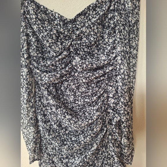 Astr The Label Ruched Long Sleeve Black & White Floral Mini Dress Womens Size M - Picture 5 of 9